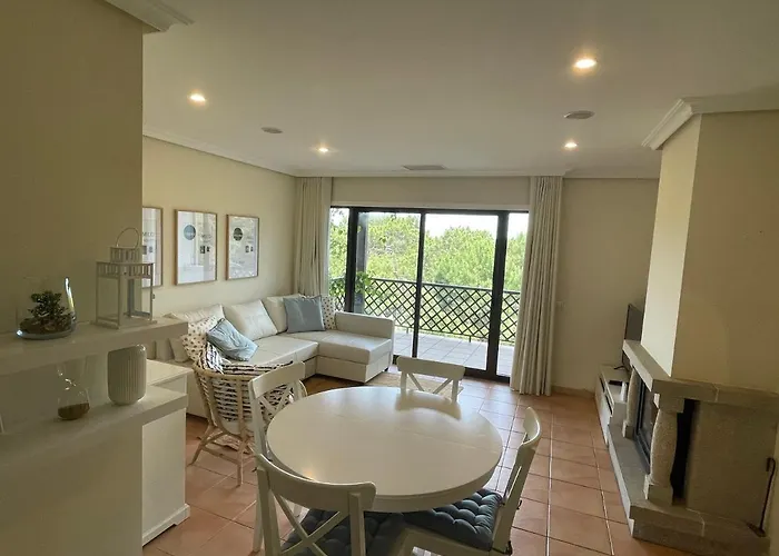 Апартаменти Falesia *